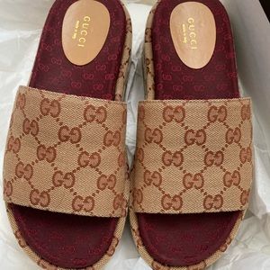 Gucci Brown Tan Monogram Platform Slides with Burgundy Insole
